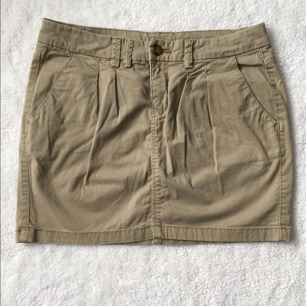 H&M Beige Mini Skirt with Pockets Size: 6